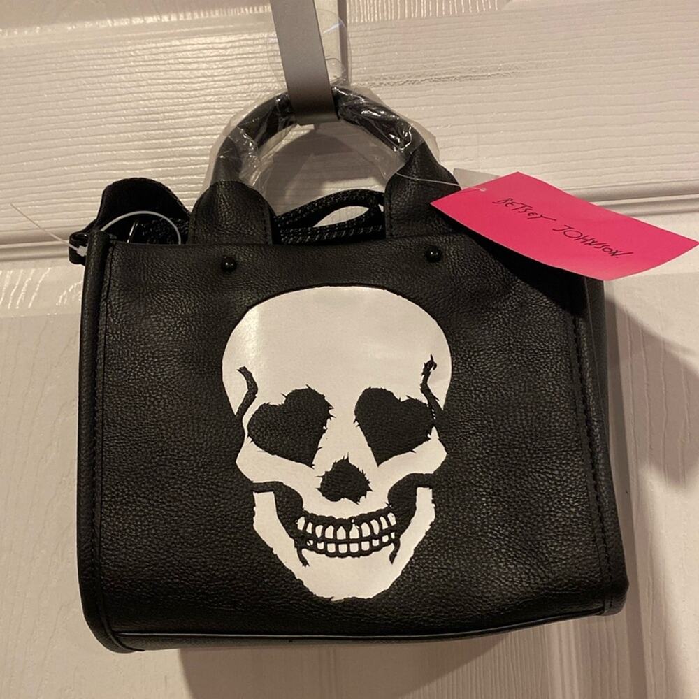 BNWT BETSEY JOHNSON Black and White Skull Halloween Satchel XOHARLYS